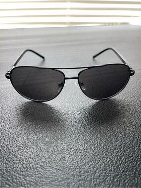 Classic Black Aviator Sunglasses - Unbranded